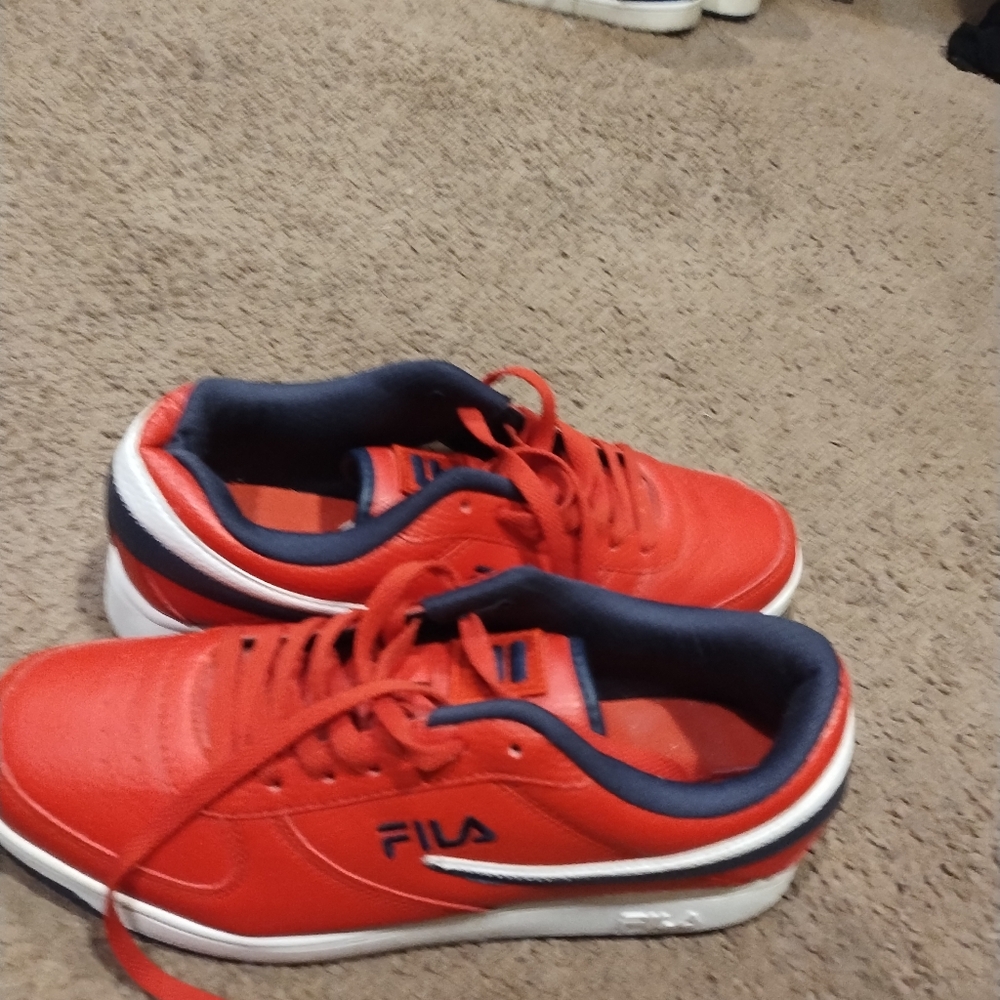 Shoes - Picture 8 of 9